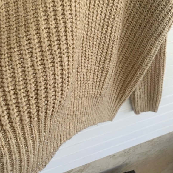 Foreign Exchange Tan Beige Chunky Knit Oversized Sweater Size M/L - Picture 4 of 4